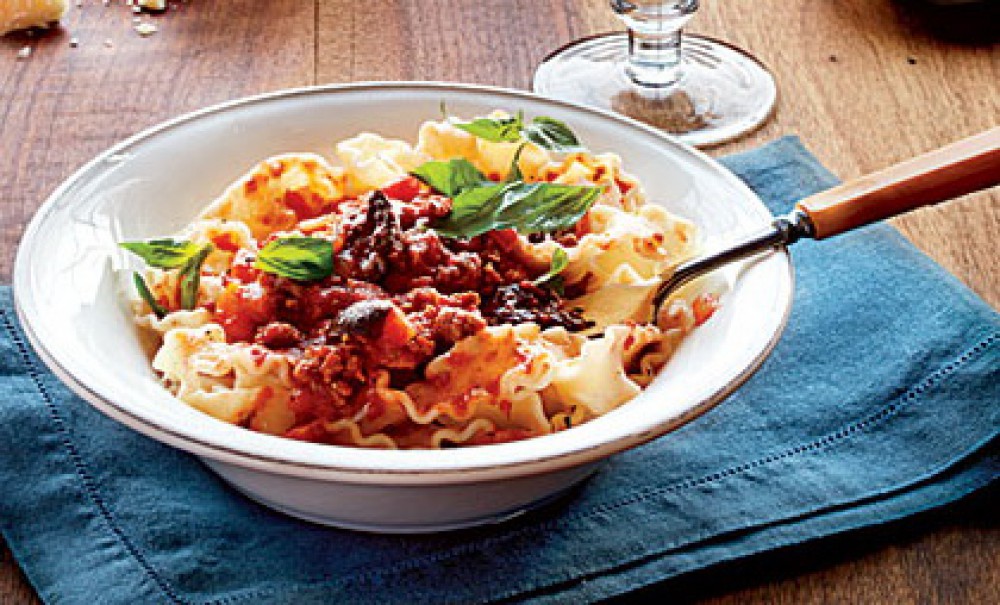 Crock Pot Pasta With Slow-Simmered Meat Sauce