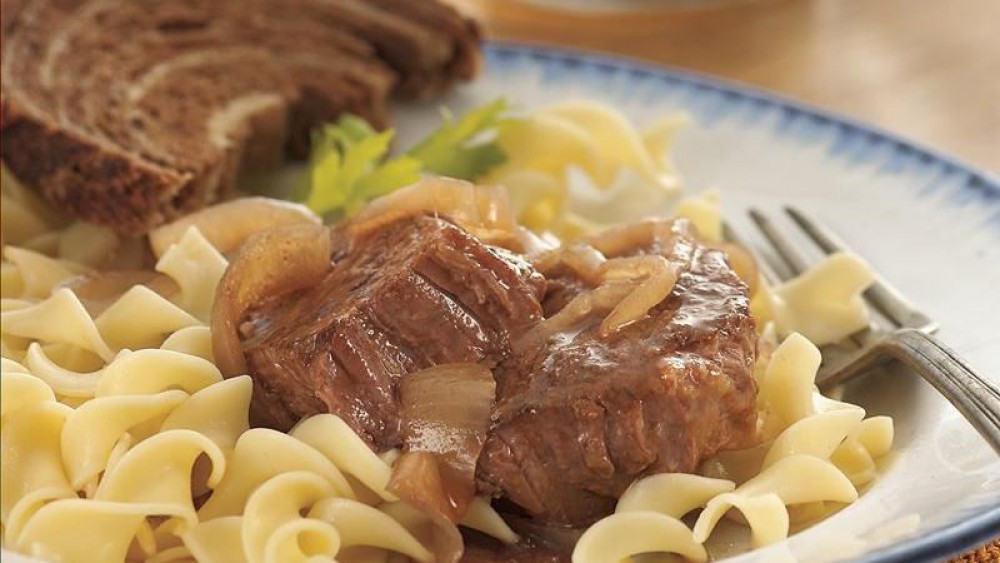 Crock Pot Bavarian Steak With Noodles